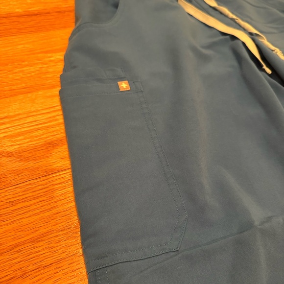 Women’s Figs Blue Kade Scrub Pant - Picture 2 of 5